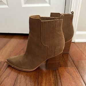 Marc Fisher Oshay bootie -Natural Suede - Size 8